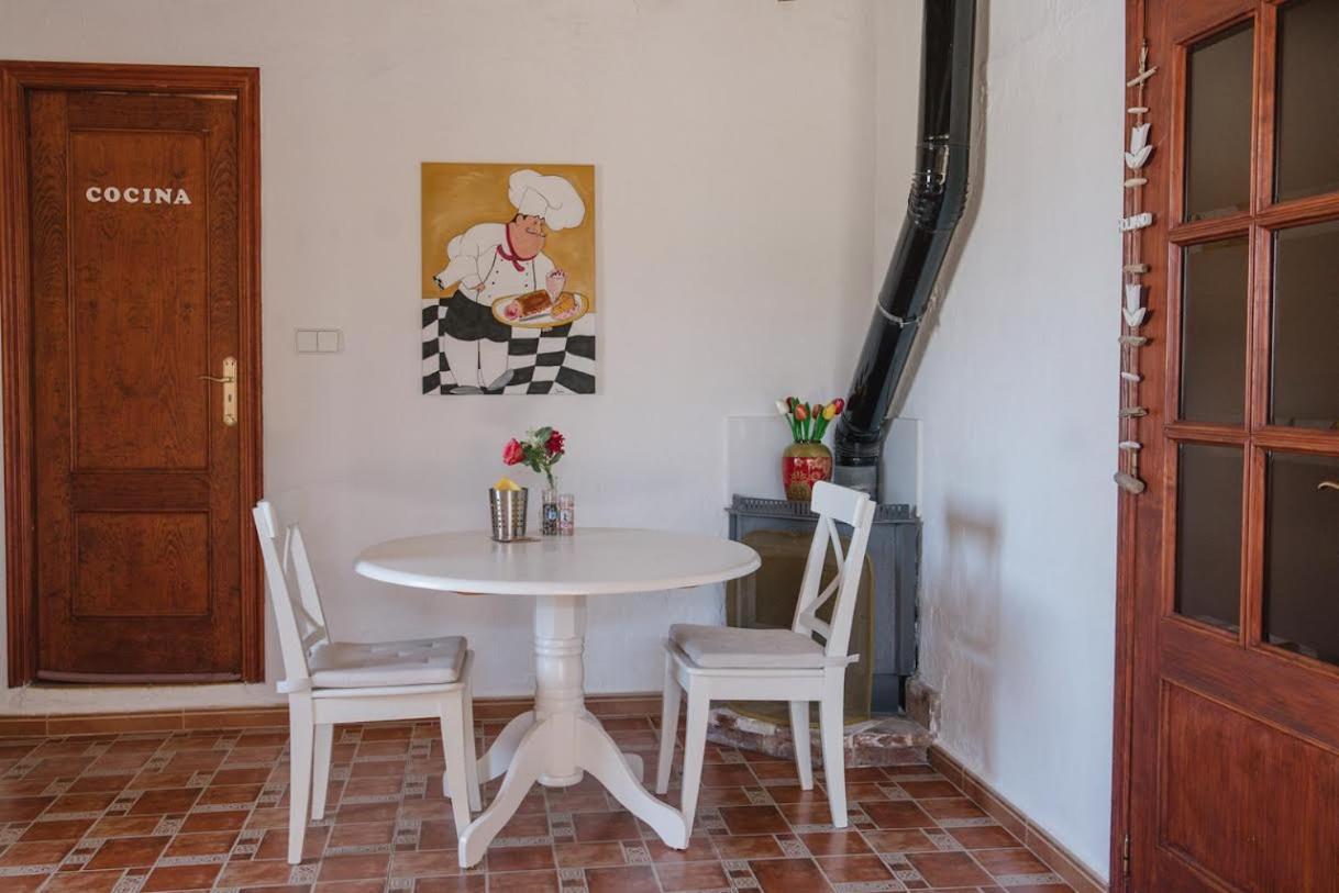 ซันนี วิสตา Bed & Breakfast Pinoso ภายนอก รูปภาพ